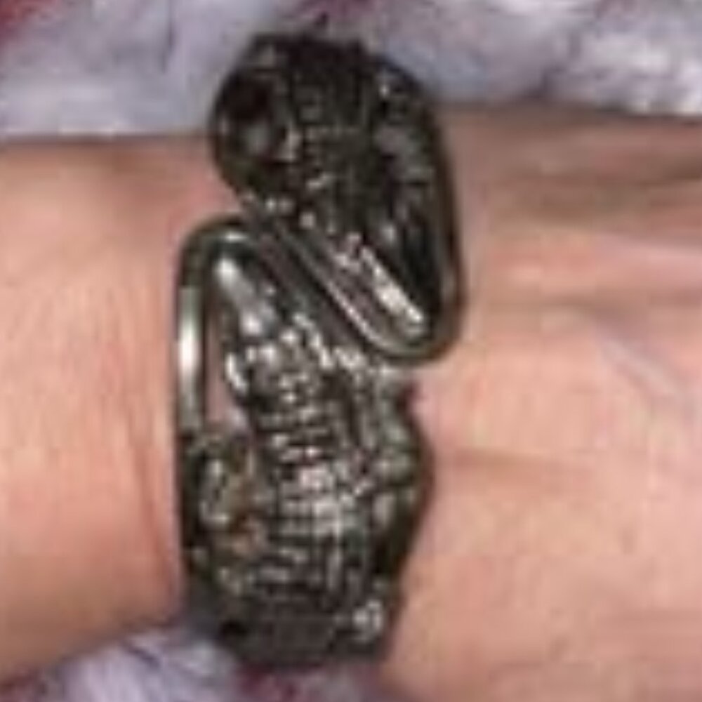 Alligator bracelet
